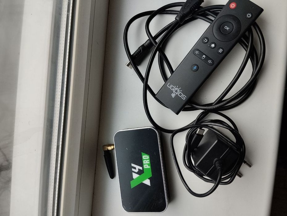 Android TV приставка UGOOS X4 PRO 4/32 amlogic S905X4 smartbox AV1