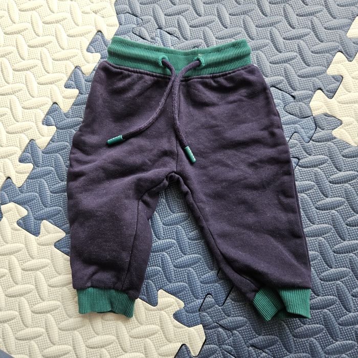 Komplet Guess 6/9 miesięcy