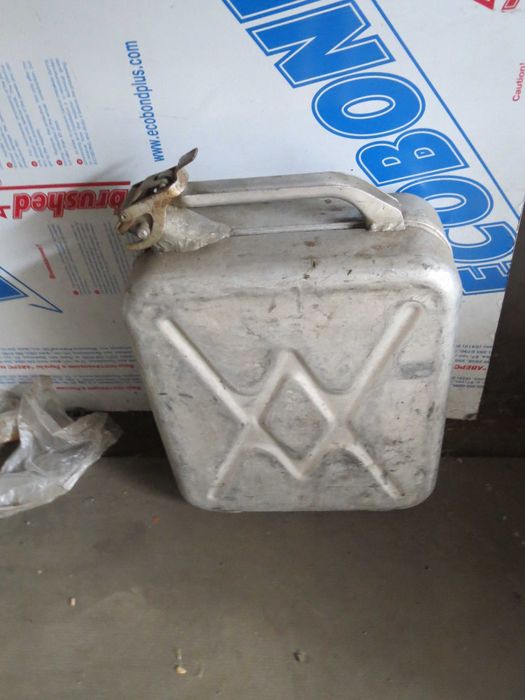 Канистра для бензина 20 л