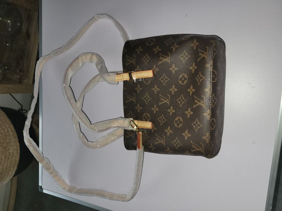 Piękna kompaktowa torebka