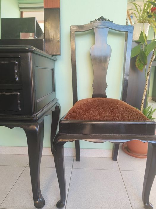 Vende se conjunto de móveis antigos