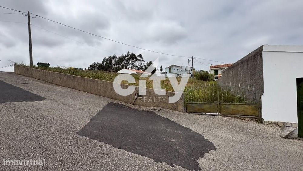 Terreno Urbano Com Projeto Aprovado Próximo Lagoa De Óbidos.
