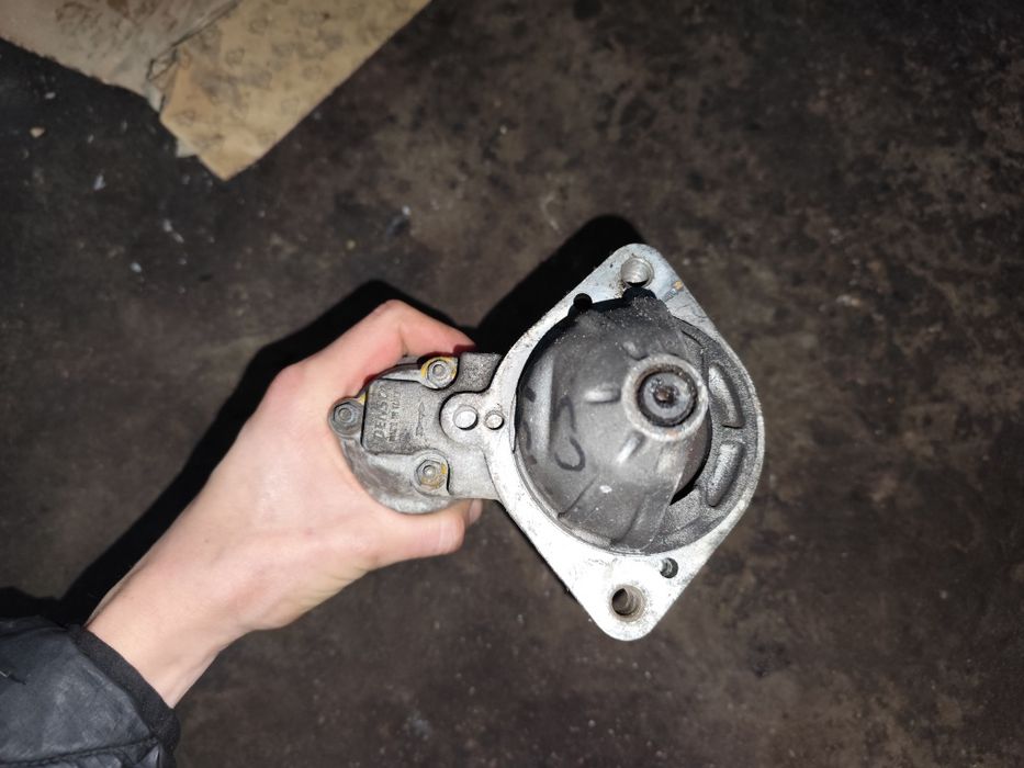 BMW E61 E60 530D rozrusznik automat