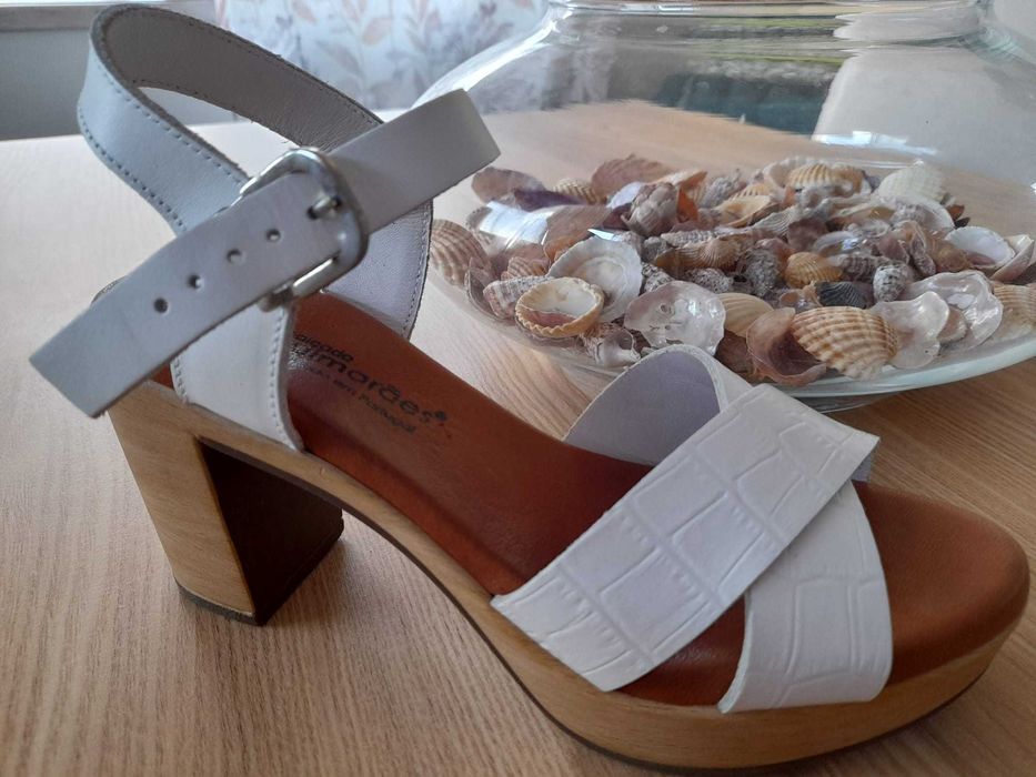 Sandálias/Sapatos Calçado Guimarães, tamanho 37, como novas