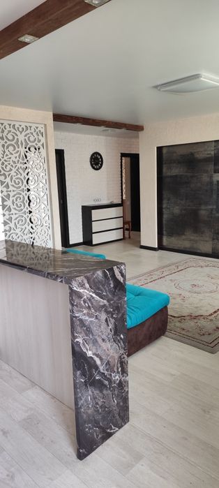 Продам 4-х комнату квартиру на площади победы