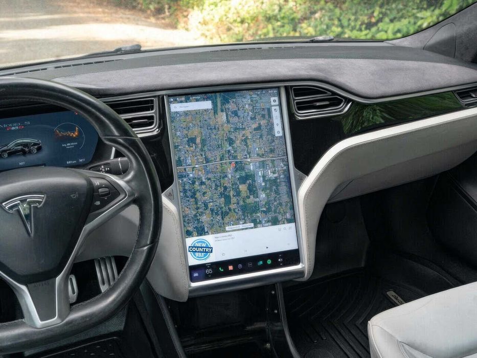 Tesla Model S P85D      2014