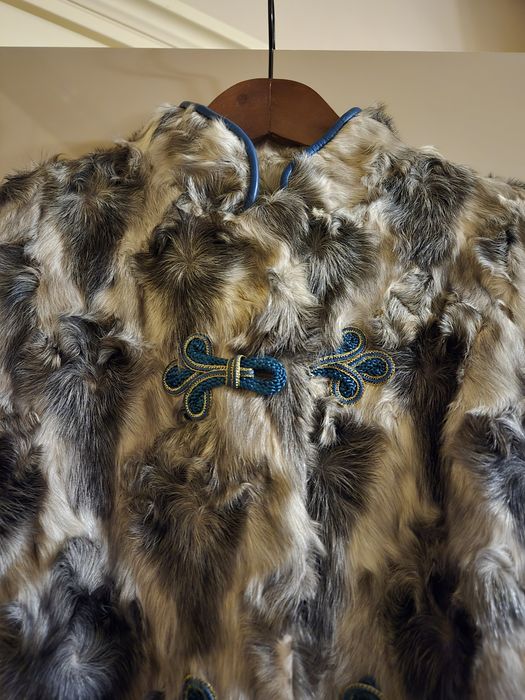 Futro naturalne/kurtka Andy Fashion z ozdobami.