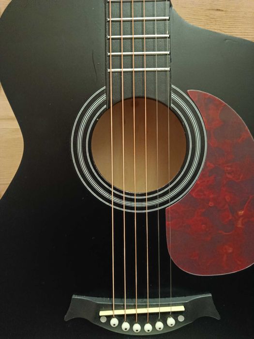 гитара акустическая для начинающего красный пикгард