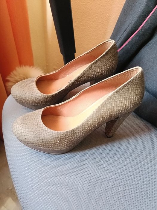 Sapatos Senhora 25€