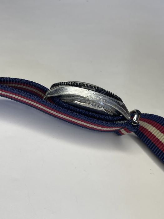 Relogio sicura diver a trabalhar