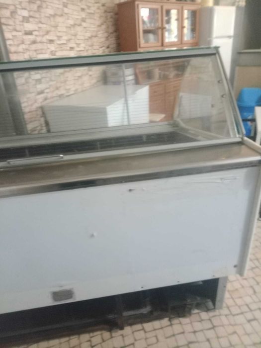 Vitrine de Gelados de 18 Cubas