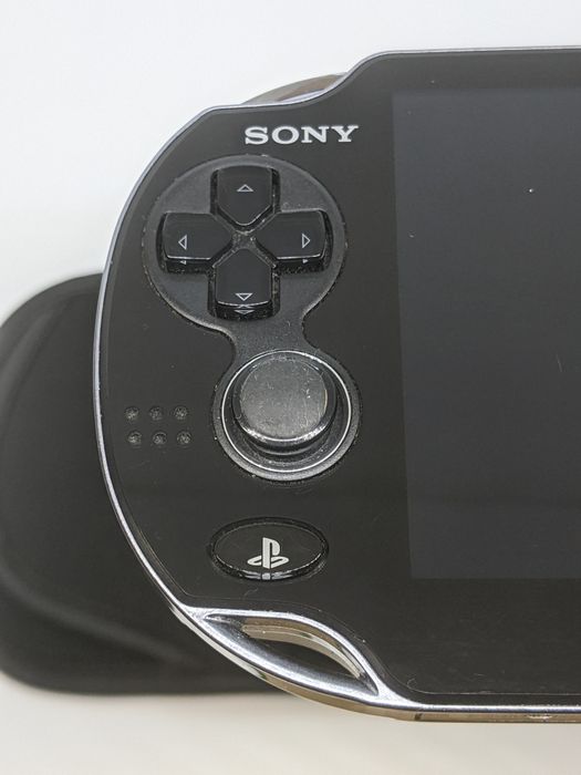 Sony PS Vita OLED 64 gb в гарному стані + чохол