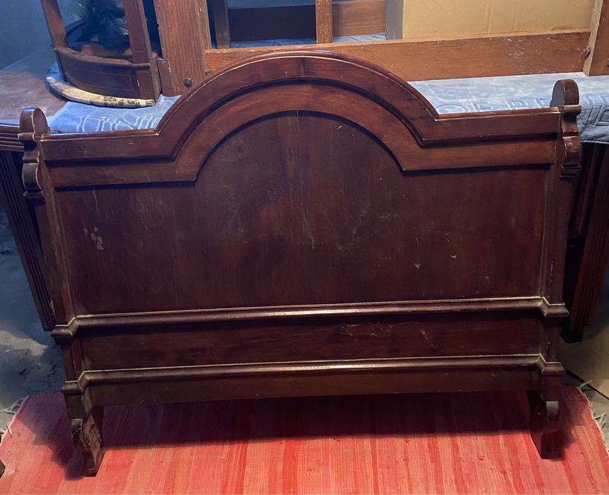 Cama antiga estilo classico