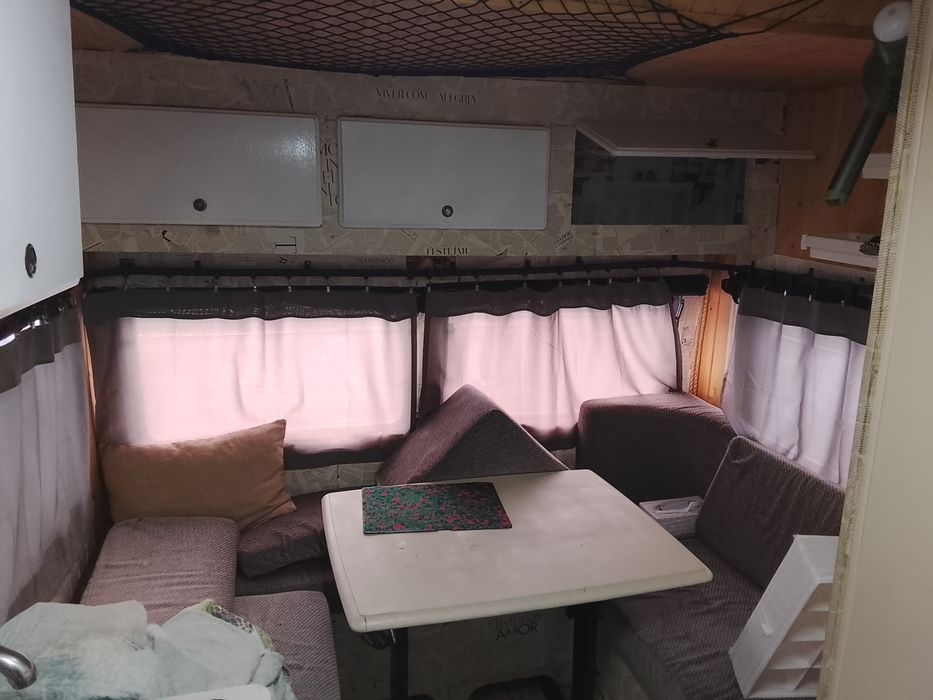 Autocaravana em belas condições