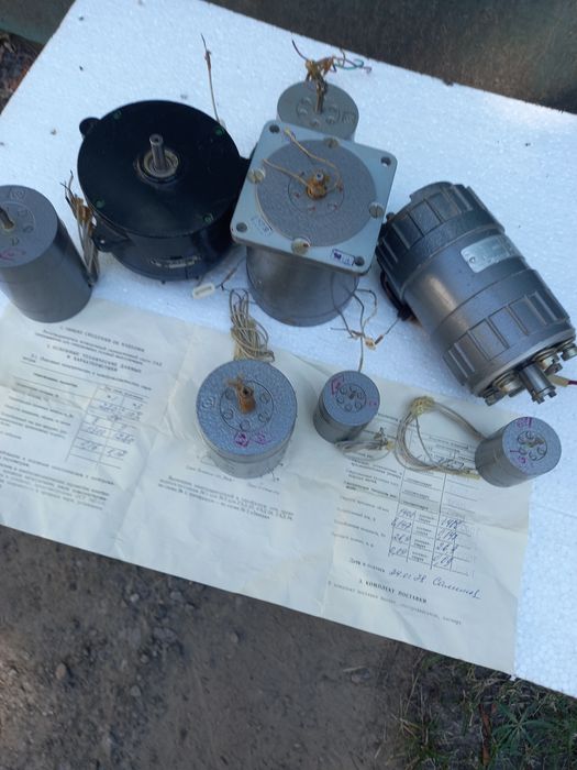 Моторчики из гаража разные