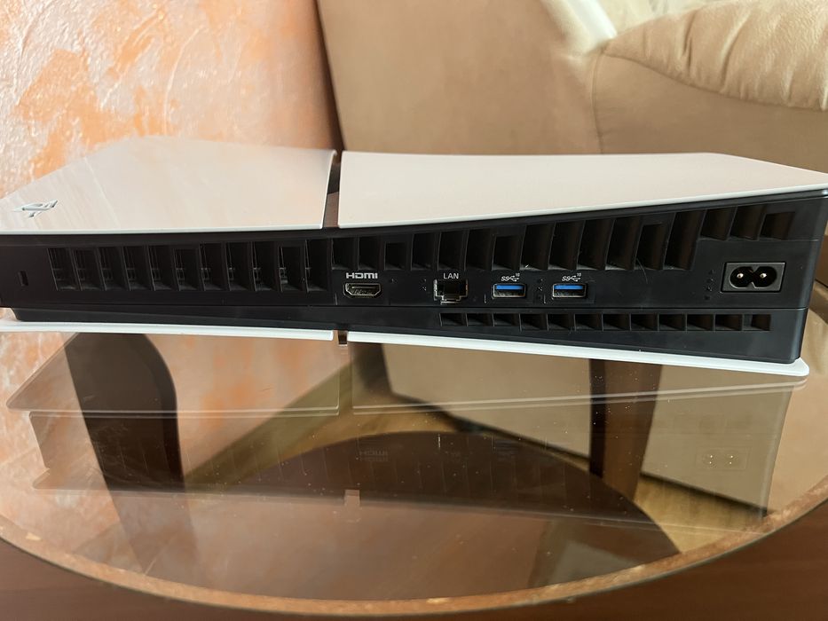 Продам PlayStation 5 slim Digital Edition 1 TB