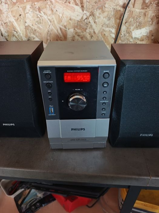 Wieża Philips wraz z glosnikami