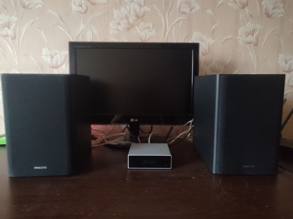 стриминговый проигрыватель + усилитель Arlic + колонки PHILIPS