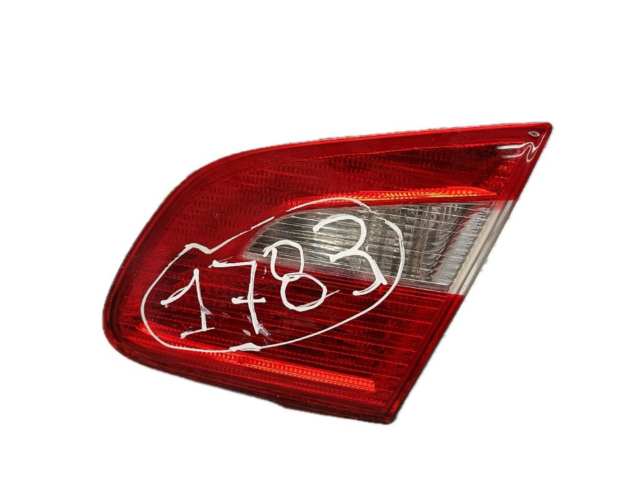 Farolim da mala direito SKODA Superb II Hatchback (3T4)