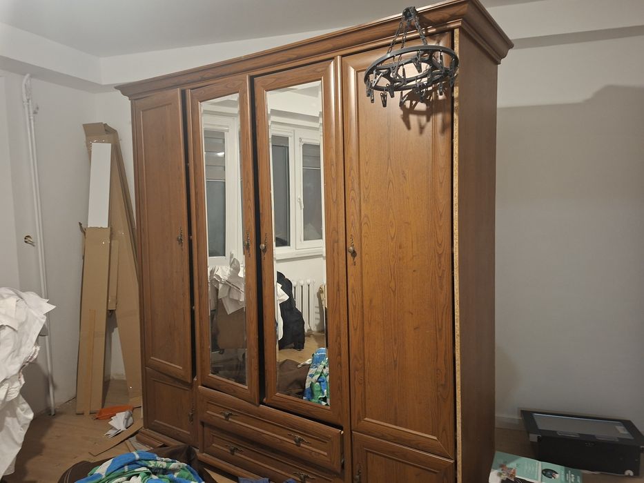 Oddam szafę w dobrym stanie