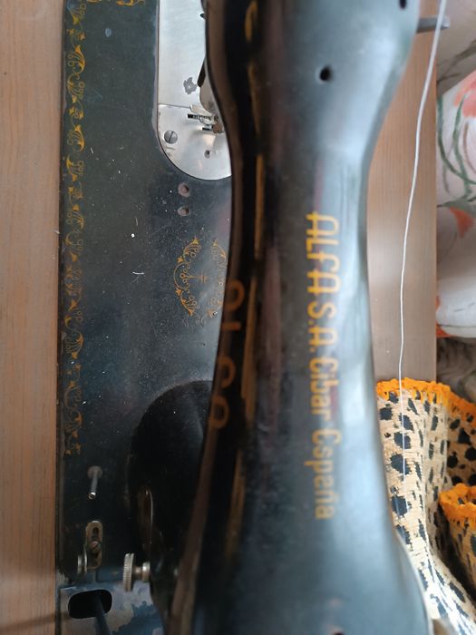 Máquina de costura Alfa