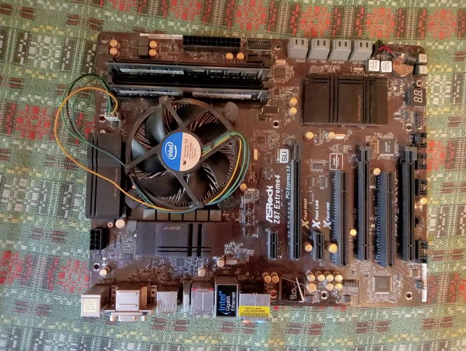 Материнская плата Asrock extreme 4 1150 +ЦП и куллер