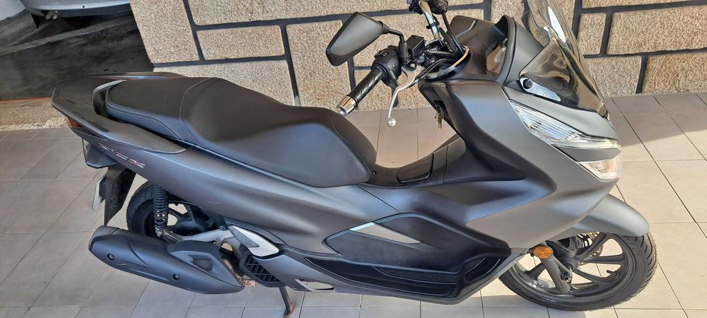 Honda PCX 2019, toda revisada e Pneus 0 km