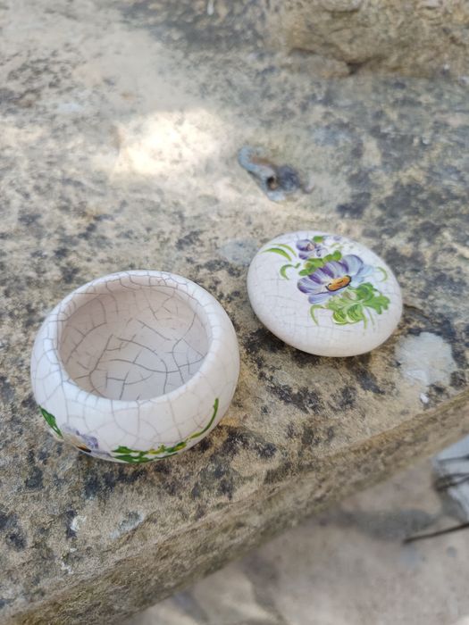 Guarda jóias antigo pintado á mão.