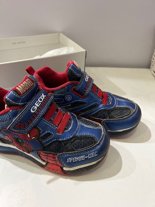 Кросівки дитячі Geox Marvel з вогниками