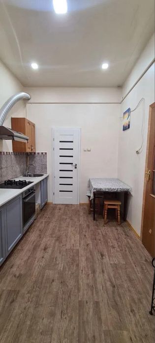 Продаж 1 кімн.квартира  27.10 м² 1/3 ц. вул.Клепарівська  75000$