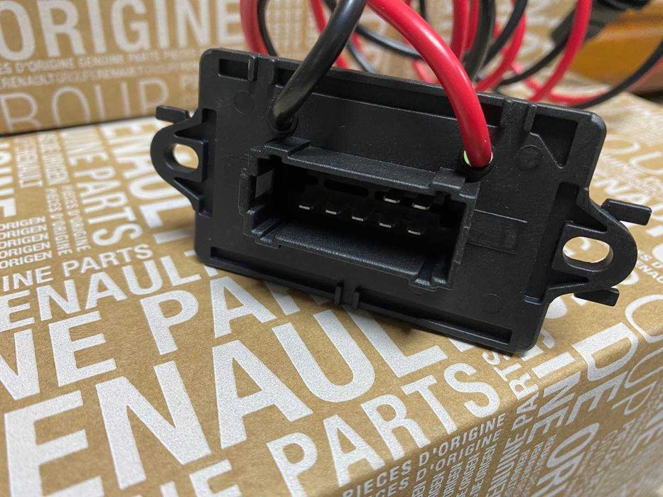 резистор печки на рено меган 2 сценік 2