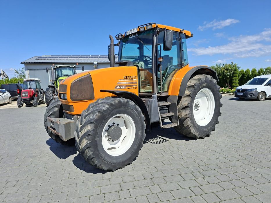 Renault Ares 640