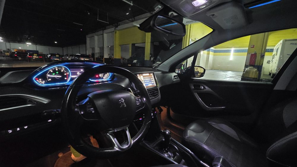 Peugeot 2008 1.6hdi Automático ALLURE | 2014