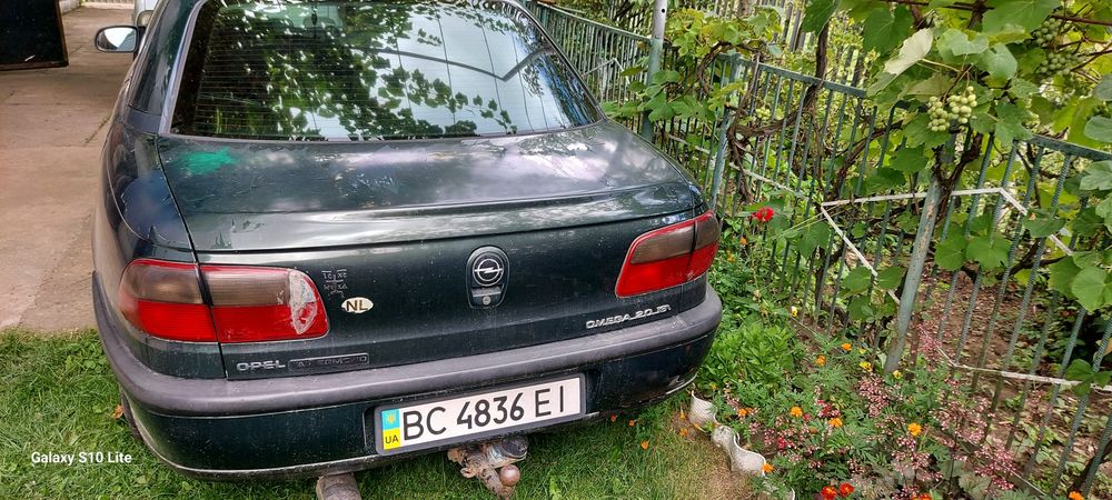 Opel Omega B 2.0 16v