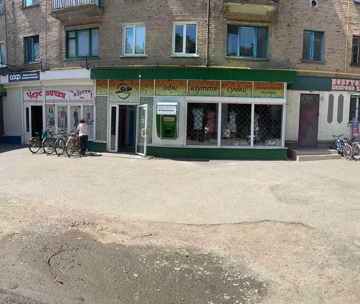 Нежитлове приміщення магазину загальною площею 118,9 кв.м.