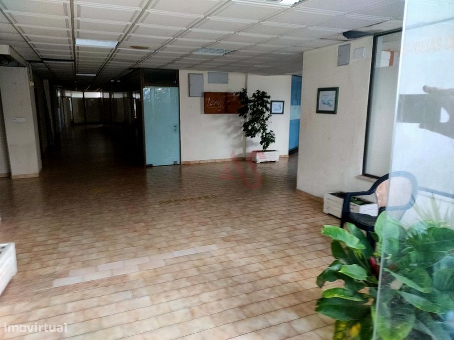 Loja de 24,40 m² no Edifício Varandas do Mar em Albufeira