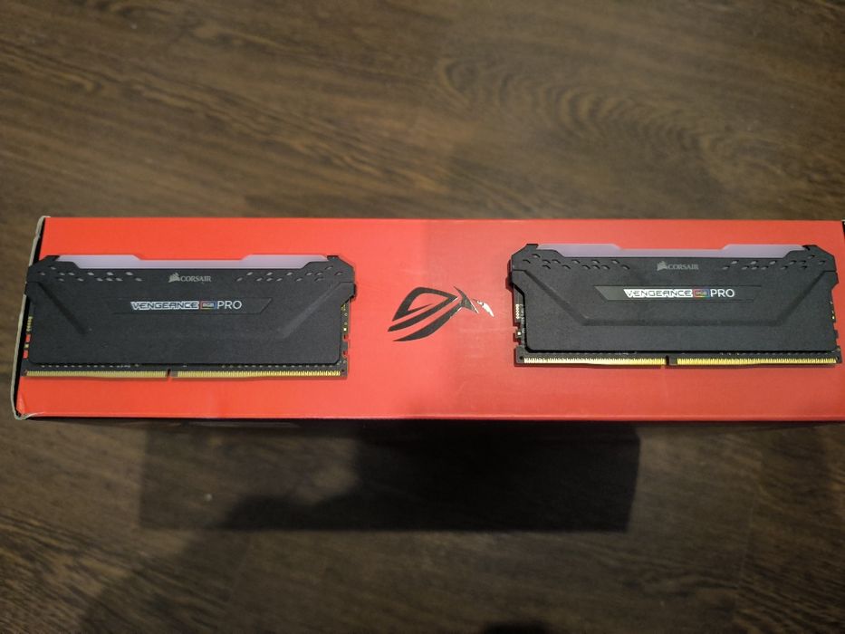 Memória Corsair Vengeance Kit de Memória 16GB (2x8GB) DDR4 3600MHz