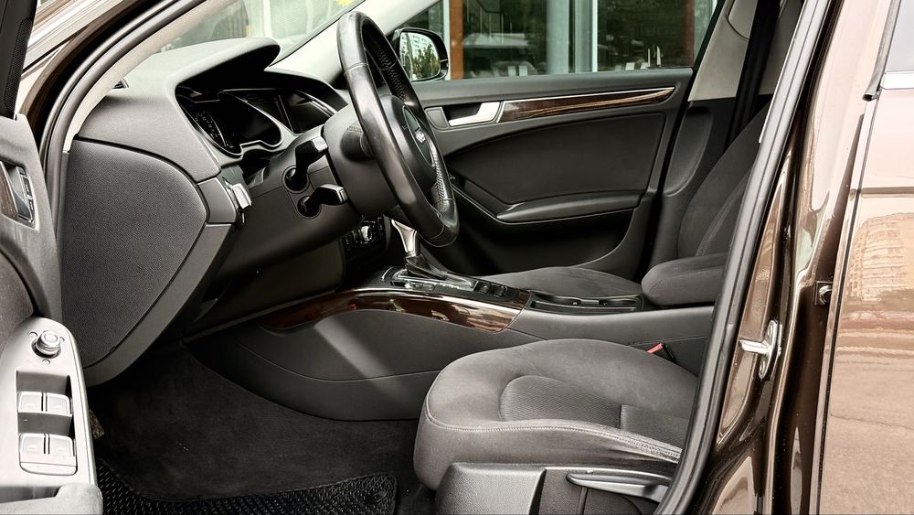 Продам Audi A4 официал