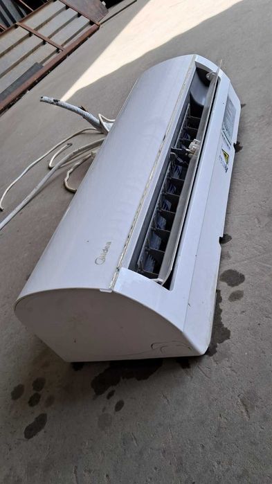 Продам кондиционер midea AG-24N8D0
