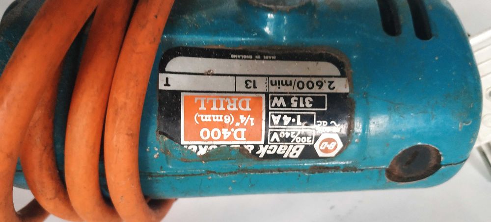 Berbequim em bom estado.