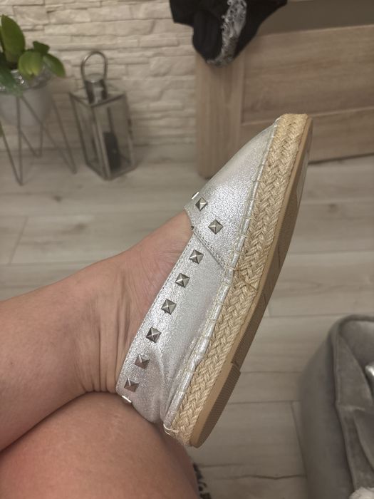 Nowe strebne buciki nowe