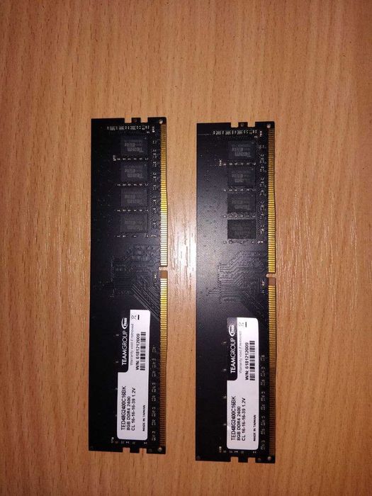 Продам оперативную память DDR4 2400 16гб (2*8) оперативка опера к-кт