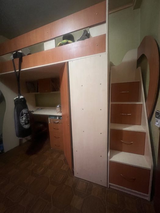 Двухярусная кровать