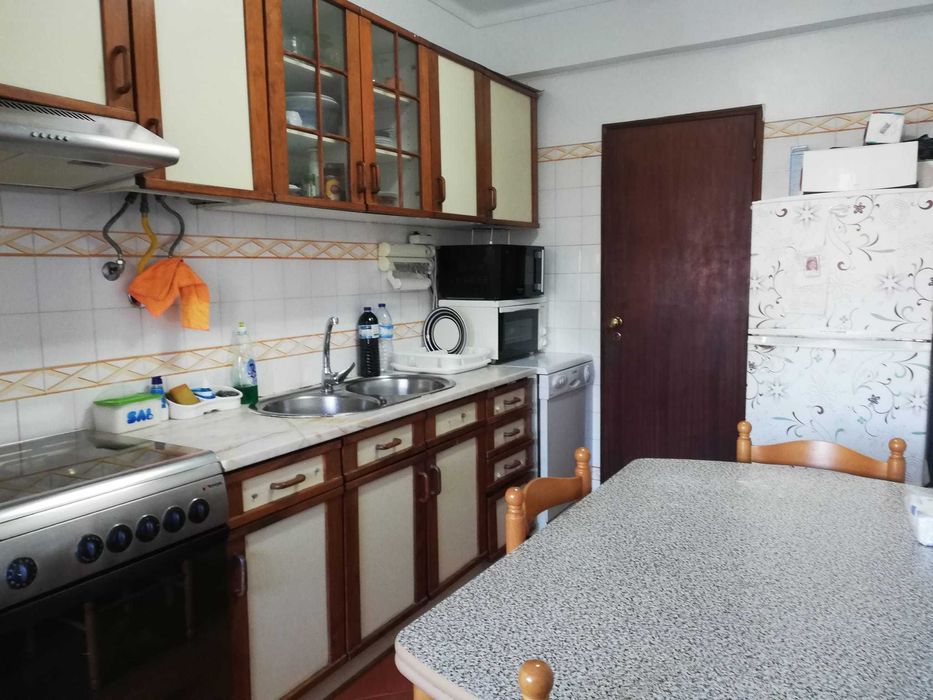 Arrenda-se Quarto Individual em Setúbal (Vale do Cobro)