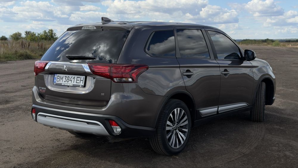 MITSUBISHI Outlander 2019