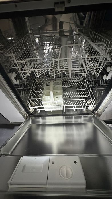 Maquina loiça avariada