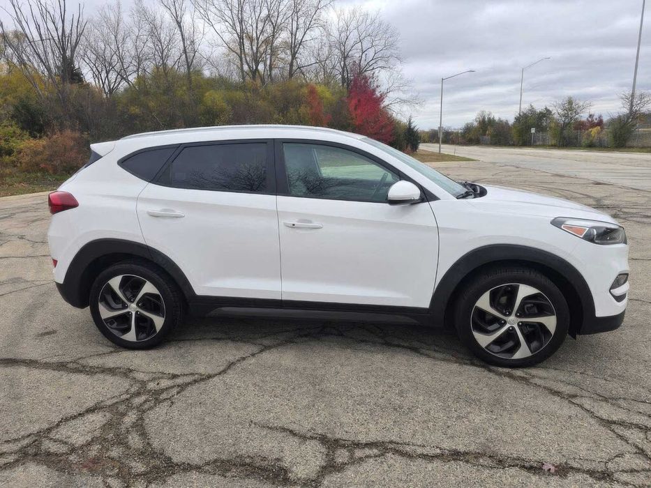 Hyundai Tucson Sport      2016