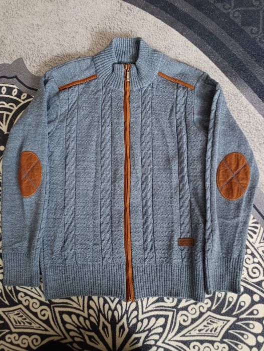 Гарні теплі светри для підлітків