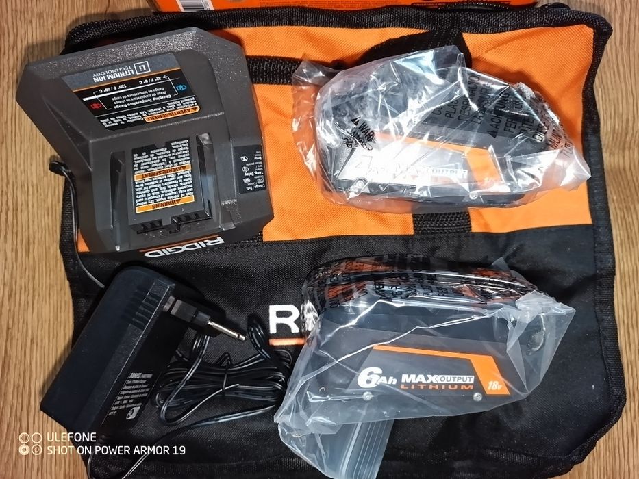 Ridgid 18V акумуляторні батареї, АКБ, зарядні пристрої