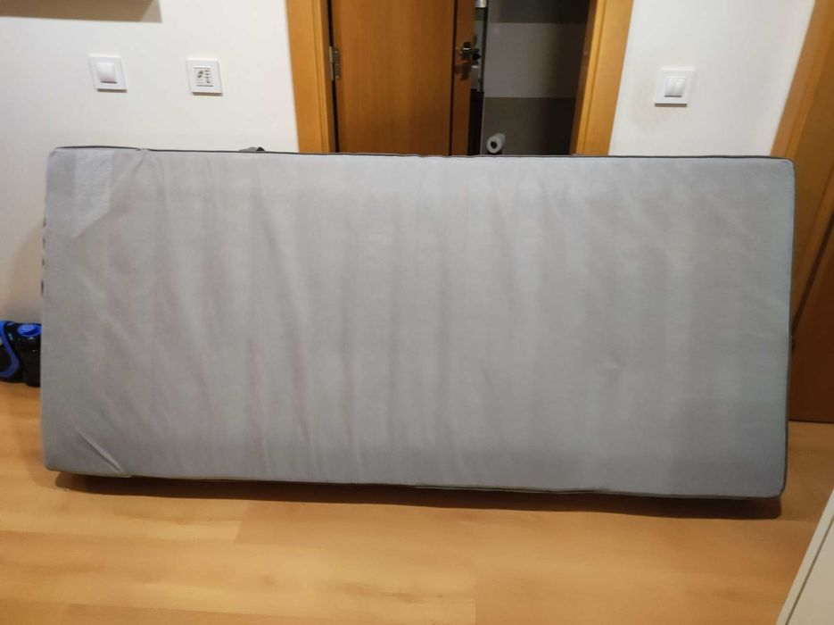 Colchão de molas (90x200) e estrado de madeira (90x200), Ikea